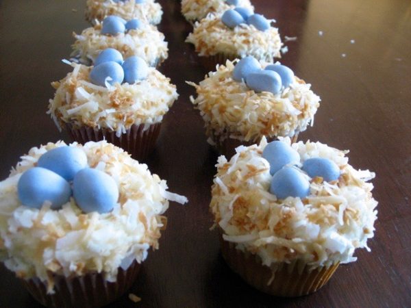 How to make spring robin's nest cupcakes