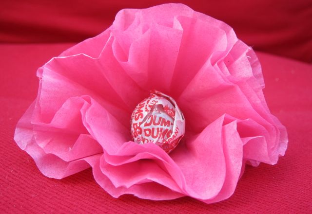 How to Make Tissue Paper Flower Lollipops - Valentine's Day DIY