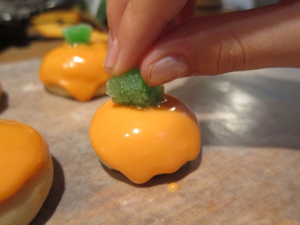 Halloween Pumpkin Iced Bonbon Cookies