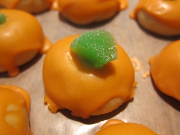 Halloween Pumpkin Iced Bonbon Cookies