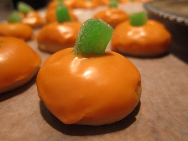 Halloween Pumpkin Iced Bonbon Cookies